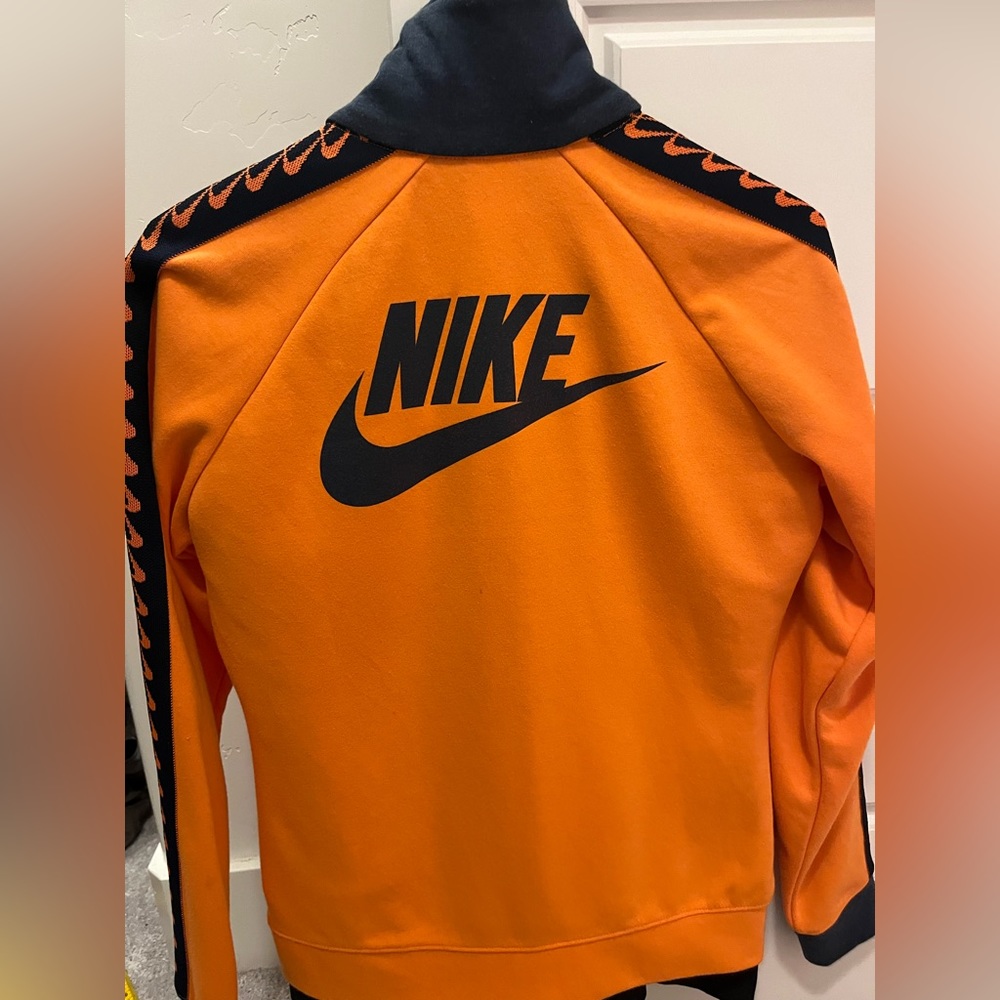 Nike jacket - Picture 3 of 4